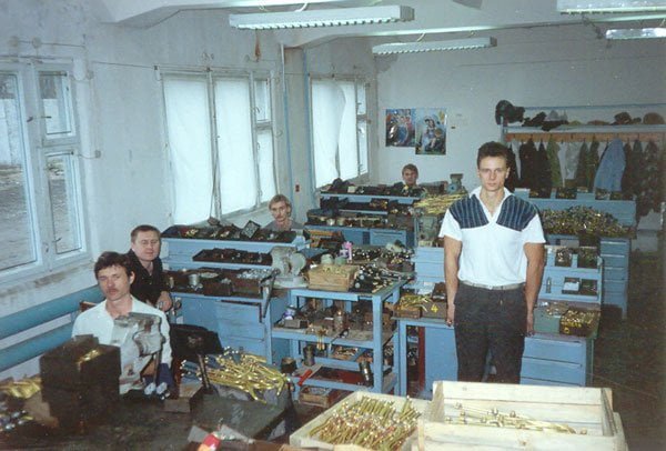 Працівники заводу