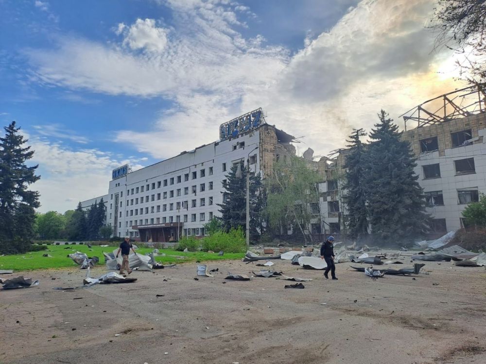 Зруйнований головний корпус НКМЗ