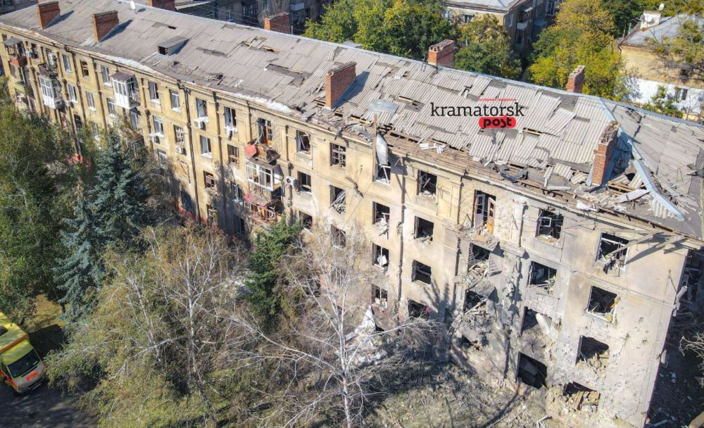 Зруйнований будинок внаслідок обстрілу Краматорська