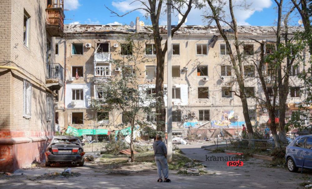 Зруйнований будинок внаслідок обстрілу Краматорська
