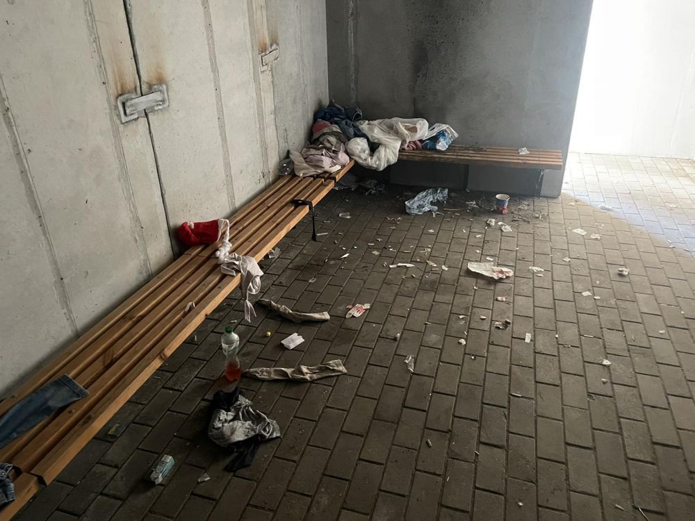 Мобільне укриття до прибирання