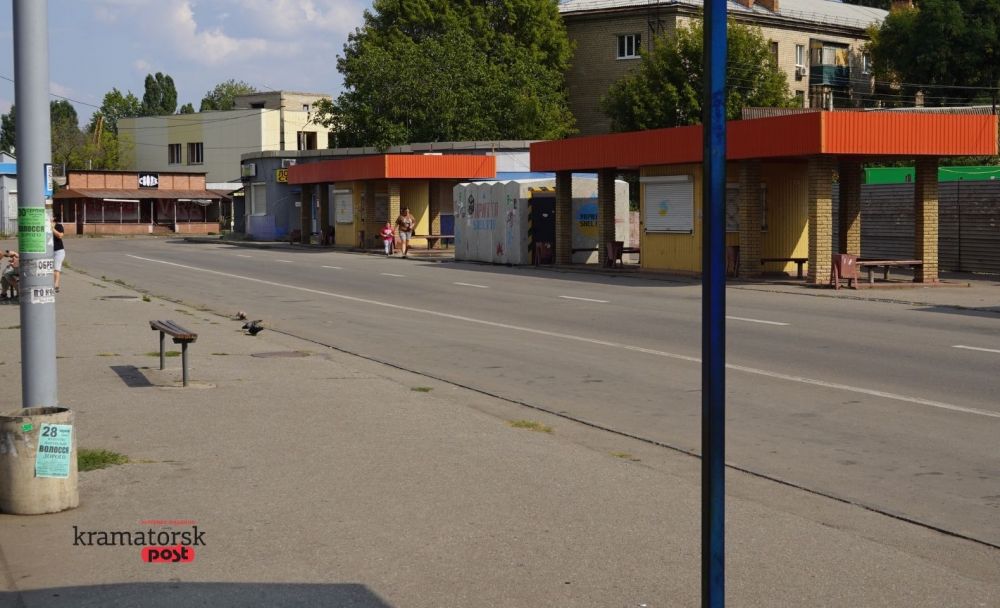 Мобільне укриття на автостанції