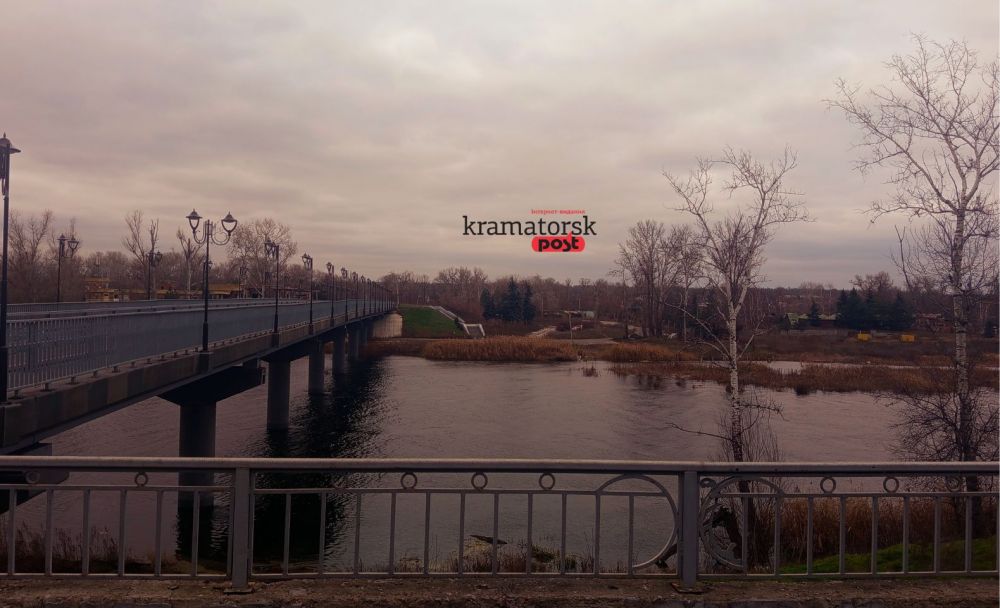 міст через річку