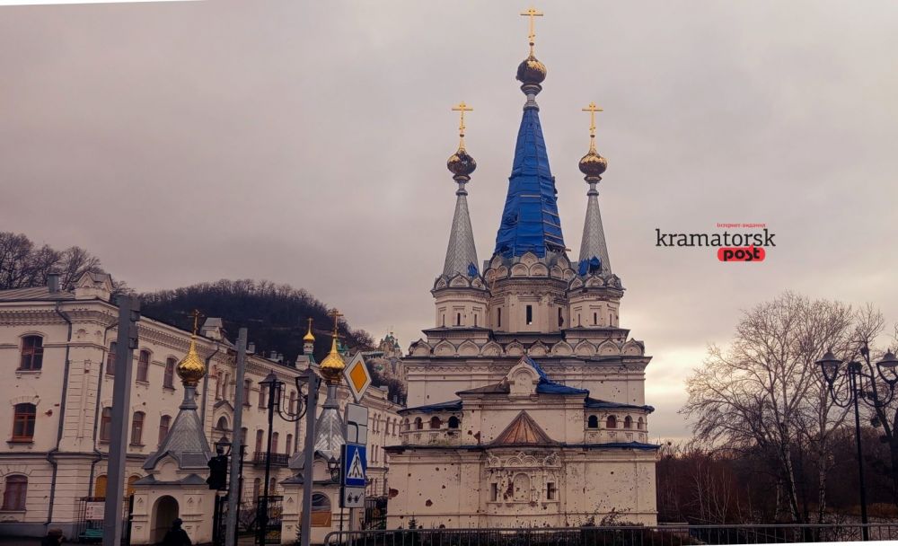 вхід на територію святогірської лаври