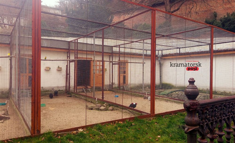 вальєри з птахами