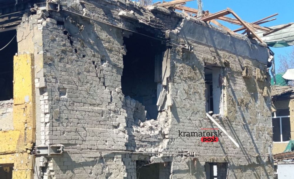 Діра у будівлі