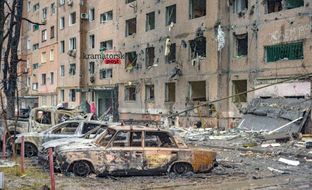 потрощені автомобілі обстрілом жителів Краматорська