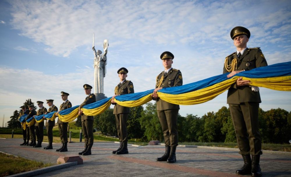 Церемонія підняття прапора
