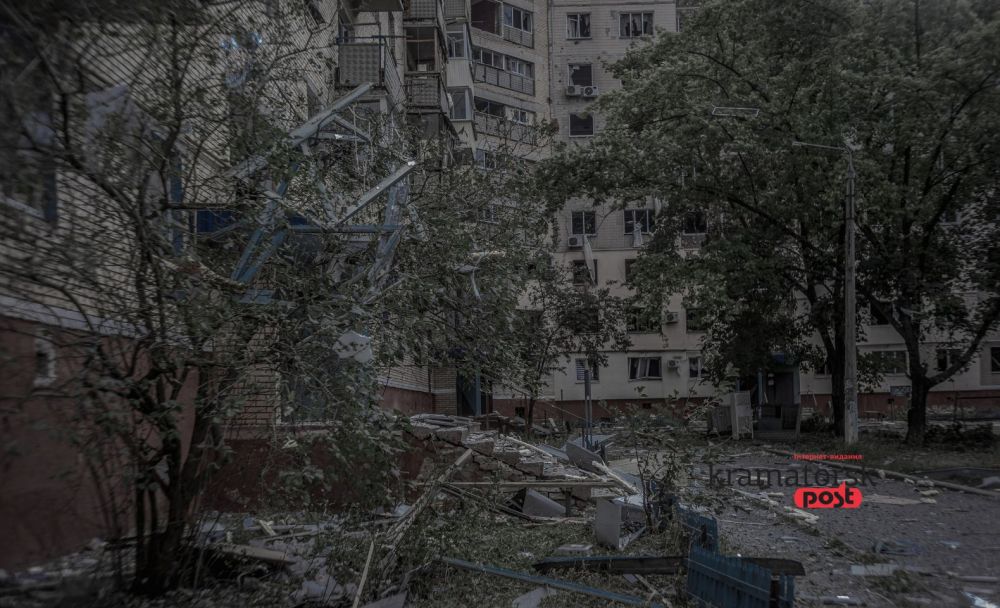 Пошкоджені внаслідок російського удару будинки