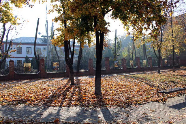 foto-kartin-kazakov-v-skvere-sevcenko